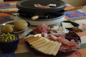 Vin rouge avec raclette